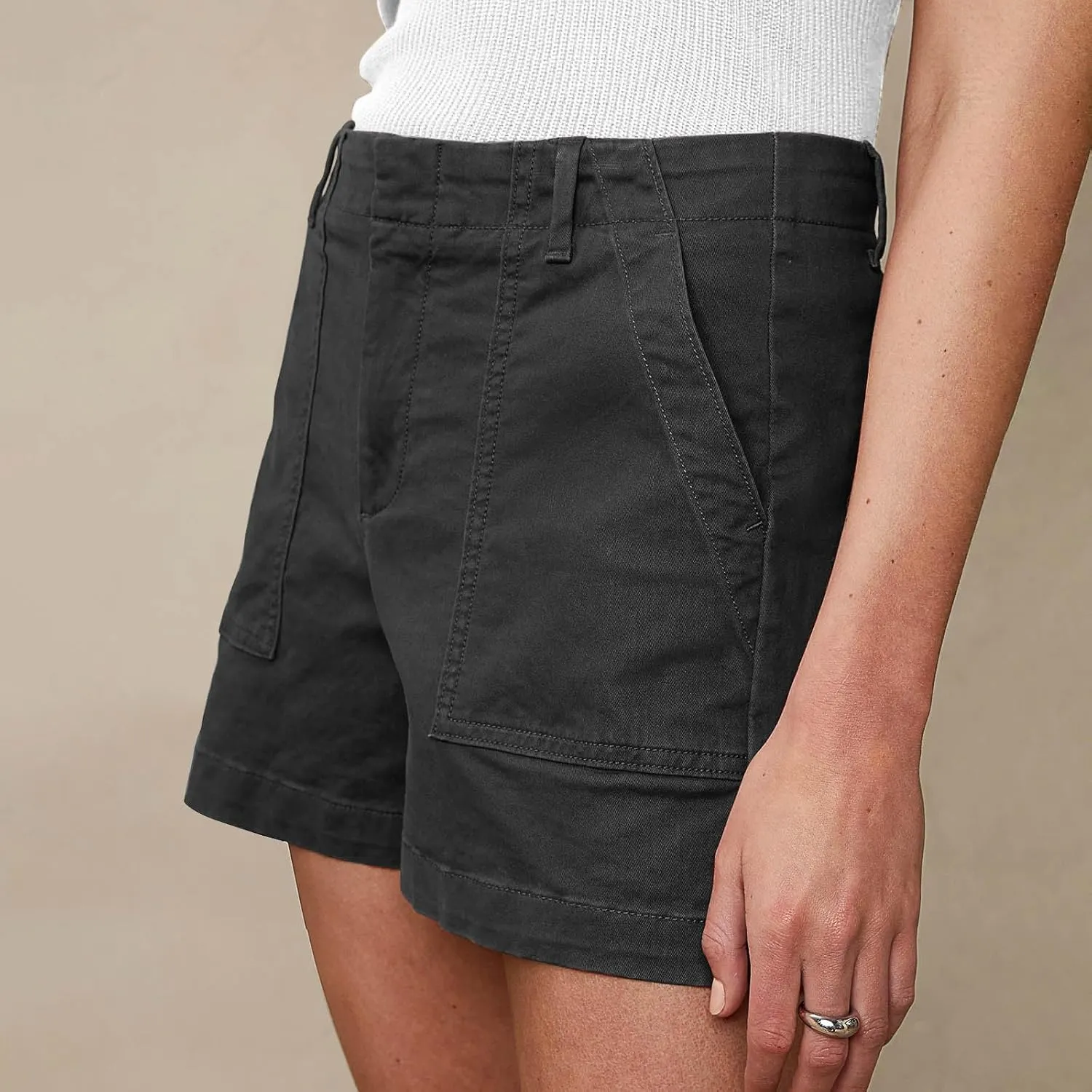 eoeioa Womens Stretch Twill Shorts Regular Fit Hiking Short Pants Summer Solid Casual Athletic Chino Bermuda Shorts w/Pockets